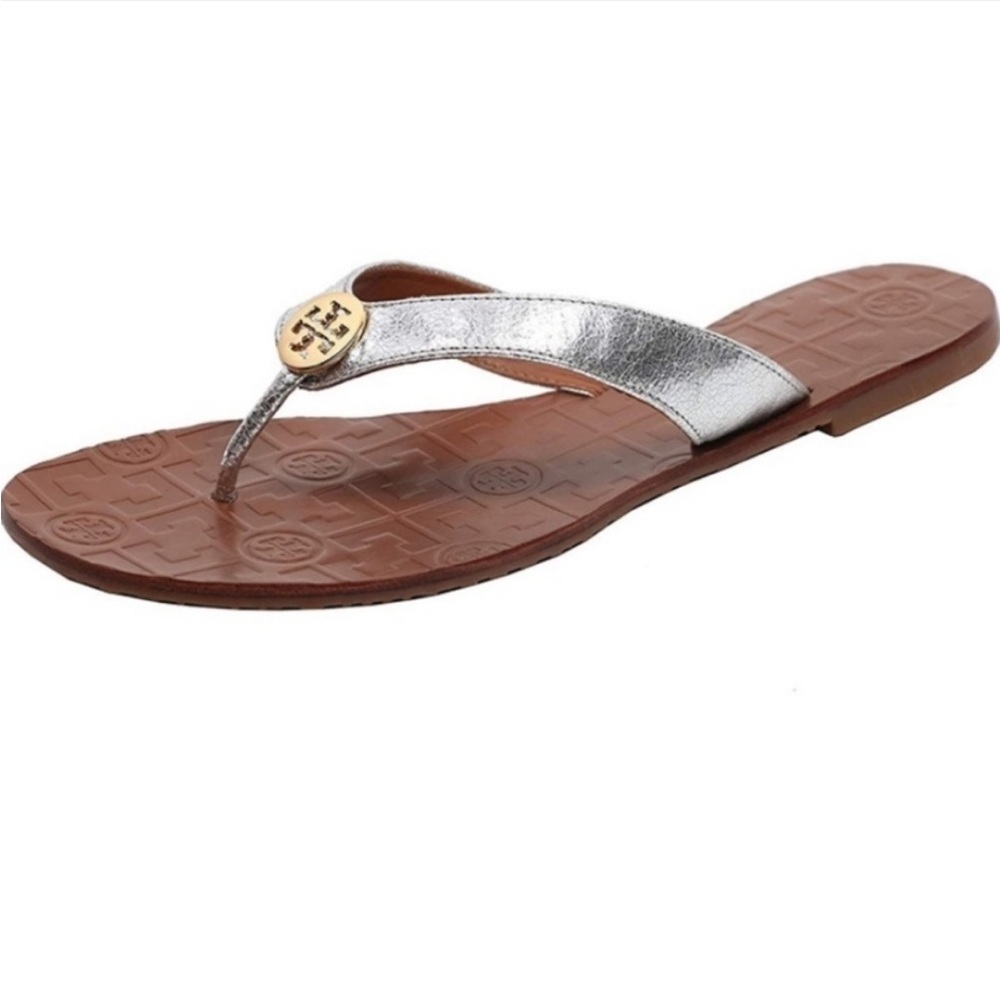 Tory Burch Thora Reverse Metallic Rosa Logo Flip Flops Sandals Silver Gold - 9 - Picture 1 of 10